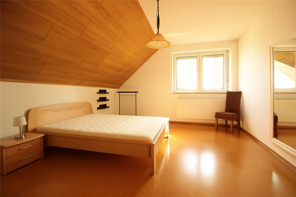 Schlafzimmer 1 DG
