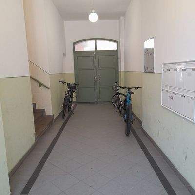 Eingangsbereich mit Zugang Garten.jpg