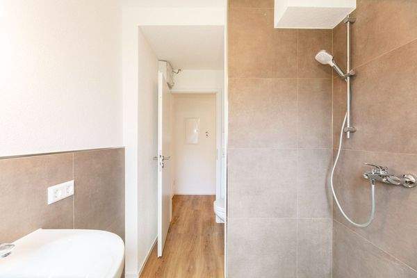 Bad Ansicht 2 I sanierte Wohnung EG rechts