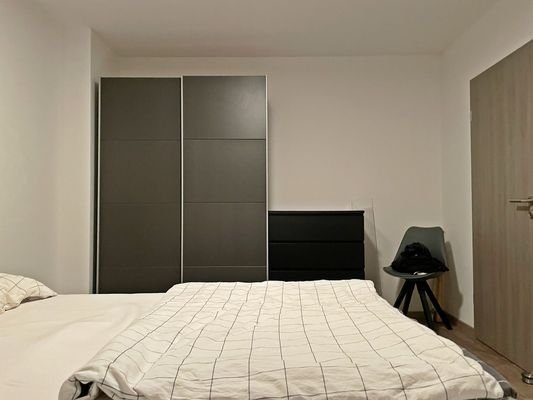 Schlafzimmer (3).jpg