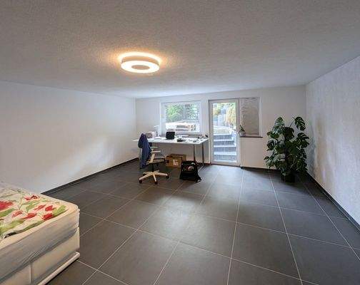 ELW-Wohnbereich mit Zugang zu Terasse