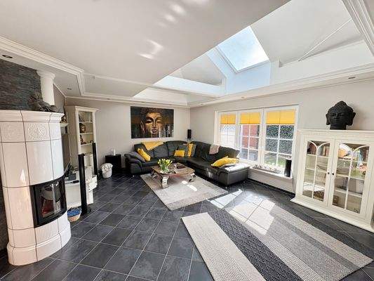 Das lichtdurchflutete Wohn-Esszimmer