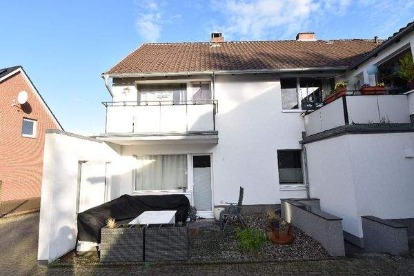 Terrasse und Balkon vordere Wohnungen