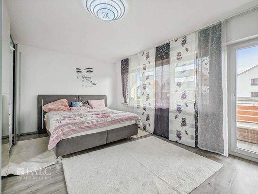Schlafzimmer mit Balkon