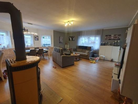 Wohn-/Esszimmer