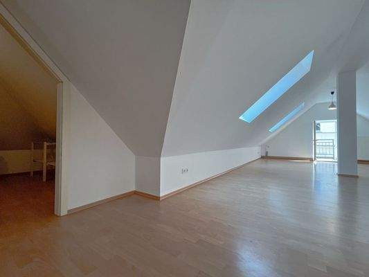 XXL- Einraumwohnung mit begehbarem Schrankraum