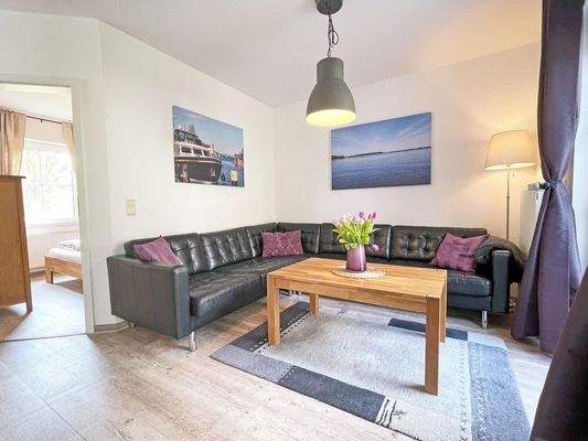 Mit großer Echt-Ledercouch