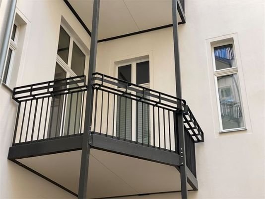 Neubau Hofbalkon