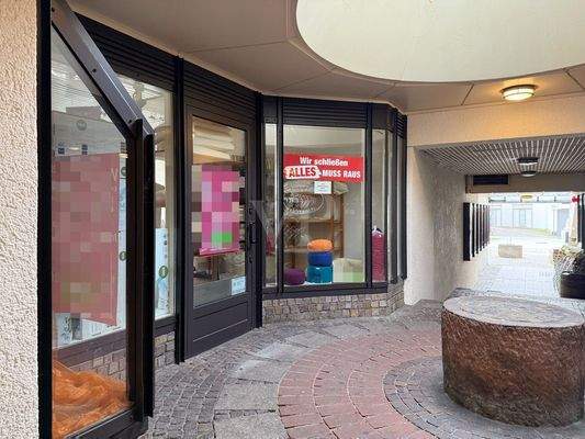 Nebeneingang Gewerbeeinheit