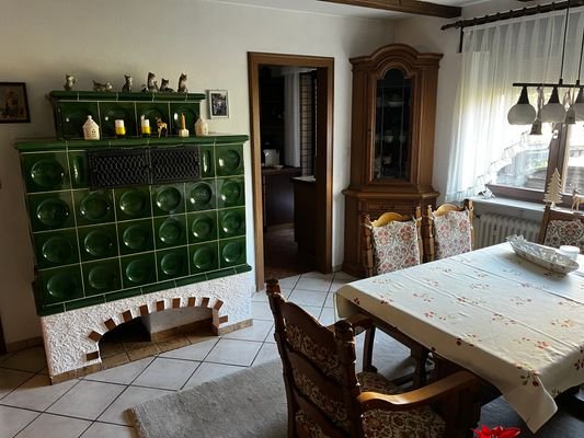 EG Kachelofen Wohnstube/Esszimmer