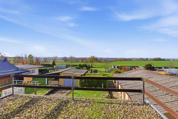 Blick von der Terrasse im Obergeschoss