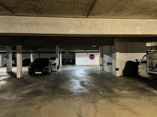 Tiefgaragenstellplatz
