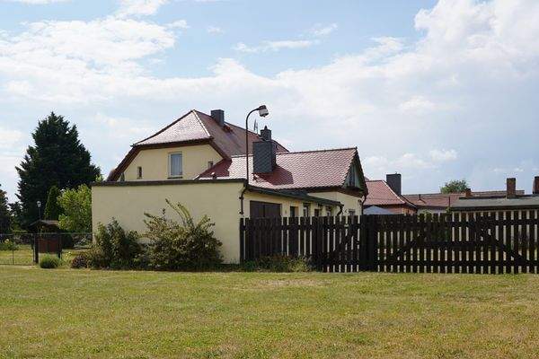 DHH mit großzügigem Grundstück