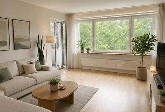 Wohnzimmer mit Ausgang zur Loggia