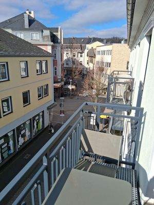 Balkon mit Stadtblick.jpg