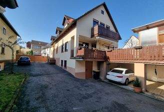 Hausansicht Innenhof und Garage
