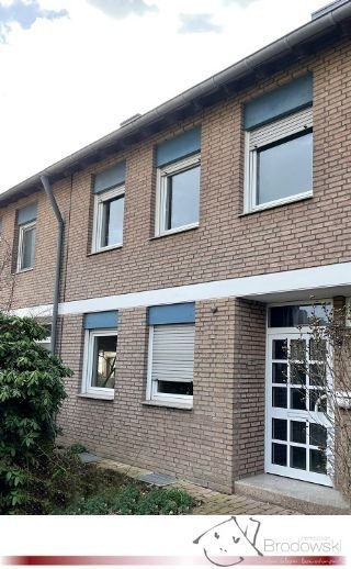 Familienfreundliches Reihenmittelhaus in gesuchter Lage von Kaarst - Büttgen