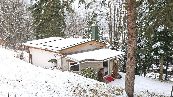 mit Photovoltaikanlage