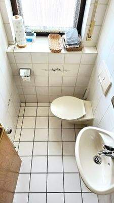 13_Gäste-WC im Erdgeschoss.jpg