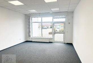 Geschäftsfläche mit Blick Richtung Eingangsbereich