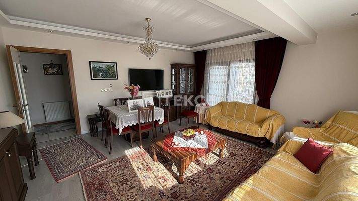 Apartment for Sale with Spacious Balconies in Karşıyaka İzmir