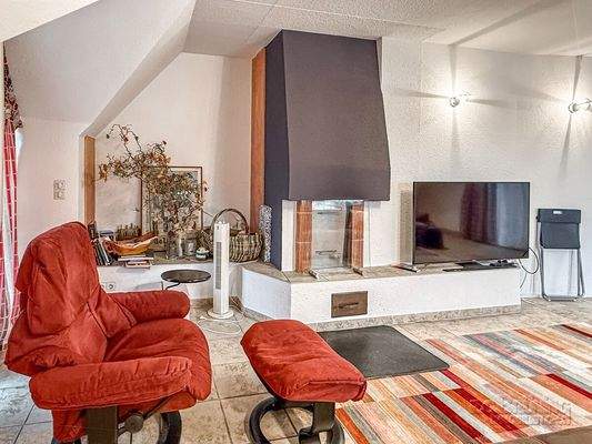 Wohnzimmer mit  off. Kamin