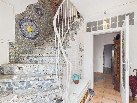 Treppe mit Mosaikkunst