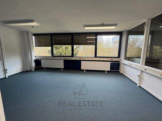 4. 7.300 m² Büro.jpg
