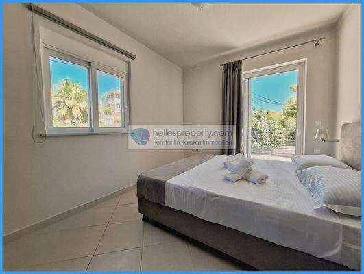 31474ec94a3c4fafa43f237276c09a23-original