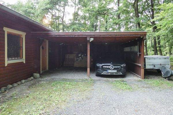 Doppelcarport mit Wallbox