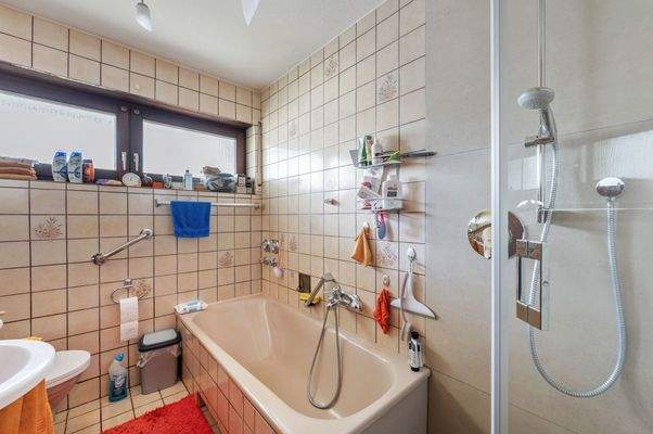 Obergeschoss: Maisonette-Wohnung Bad