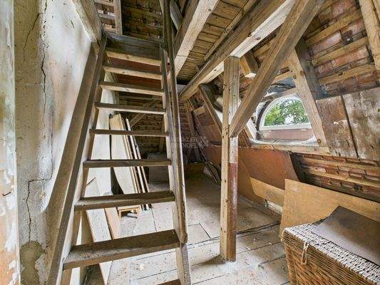 Aufgang Spitzboden