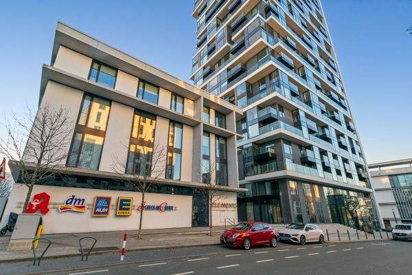 Henniger Turm Sockel