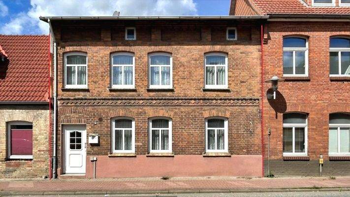 Vorder-/Straßenansicht