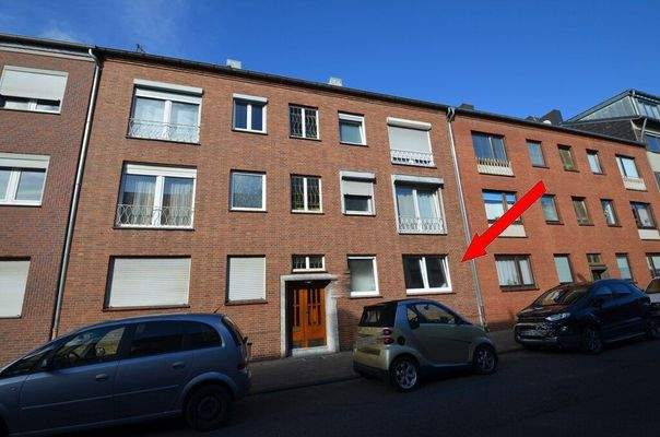 Straßenansicht mit Markierung 3757