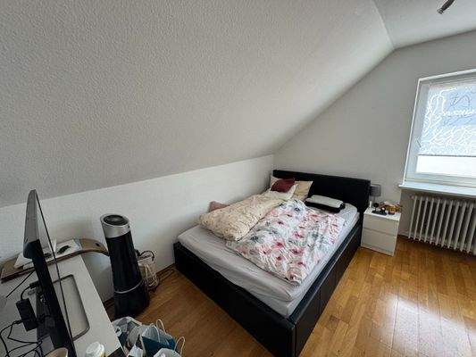 Schlafzimmer Wohnung DG links