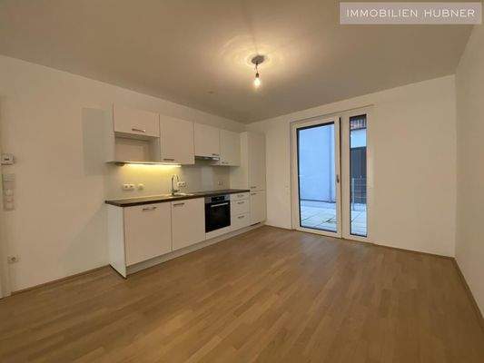 Küche und Ausgang zur Terrasse