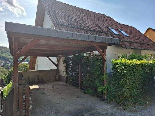 Carport direkt am Haus