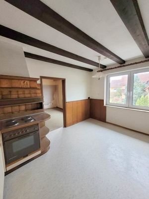 mit Türe zum Zimmer daneben