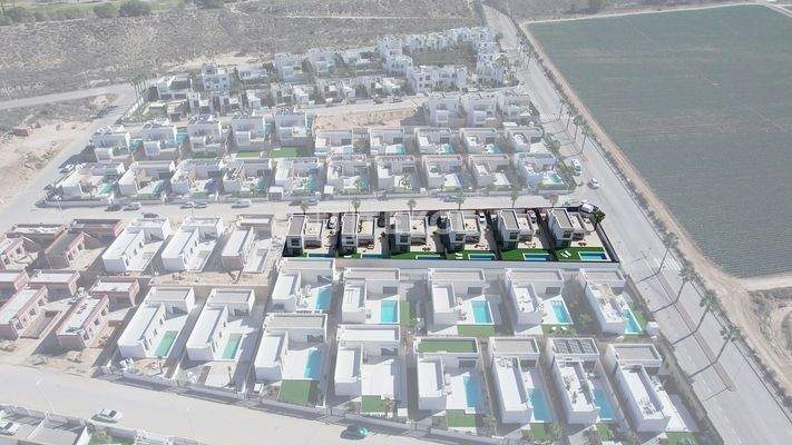 Stylish Mediterranean Villas with Golf & Nature Views in Algorfa