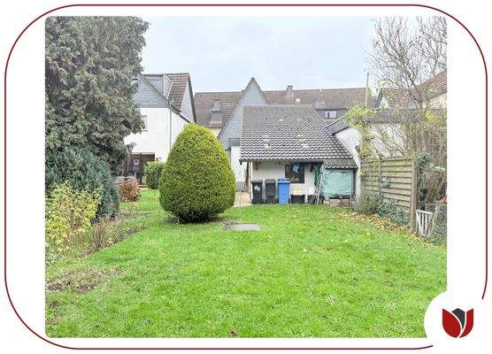 Großer Garten mit Gartenhütte für Sommer im Freien