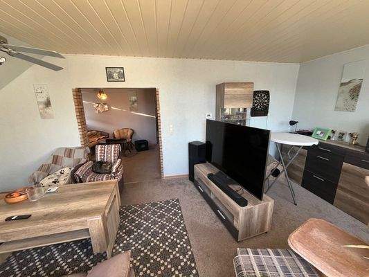 DG_vorne_Wohnzimmer-Diele (1)