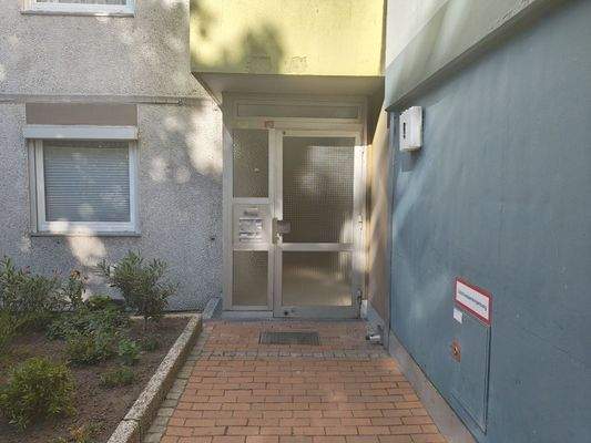 9037KC-03 Hauseingangsbereich