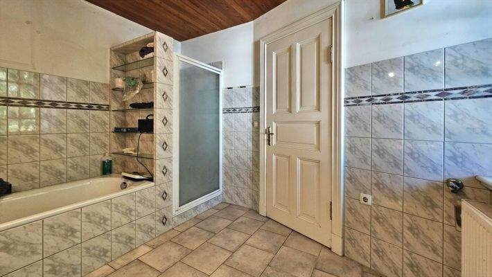 Bad im Obergeschoss: 9 m² groß