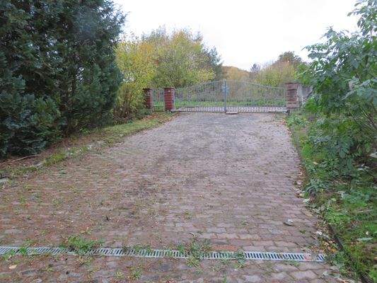 Zufahrt aus Richtung Westen