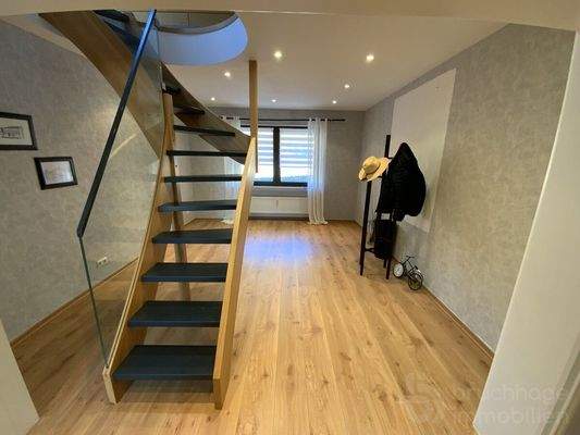 Neubau - Diele mit Aufgang