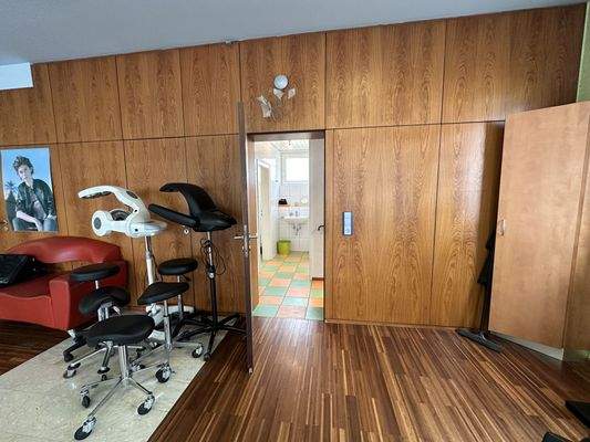 Friseurladen EG Tür WC UG2