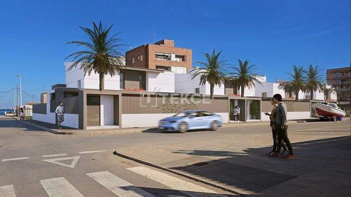 Semi-Detached Villas Meters from the Beach in Los Nietos
