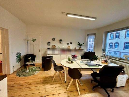 Räumlichkeiten im Erdgeschoss aktuell als Büro genutzt