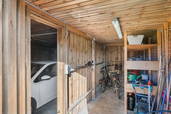 Garage mit Abstellraum